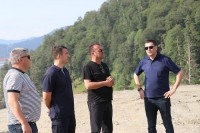 ბაკურიანში მიმდინარე პროექტები მხარის რწმუნებულმა მოინახულა