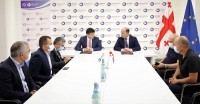 ფინანსთა სამინისტროს შემოსავლების სამსახურსა და საქართველოს ფოსტას შორის ურთიერთთანამშრომლობის მემორანდუმი გაფორმდა