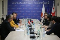 სლოვენიის ყოფილი პრეზიდენტი საქართველოს პროფკავშირების ლიდერებს შეხვდა