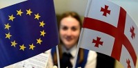 „ng.ru“(რუსეთი): ქართველთა უმრავლესობა თვლის, რომ რუსეთიდან მომავალი პოტენციური საფრთხის ნიველირება ურთიერთობის გაუმჯობესებით უნდა მოხდეს