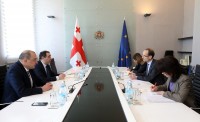  მიხეილ ჩხენკელი გაეროს ლტოლვილთა უმაღლესი კომისარიატის წარმომადგენელს შეხვდა