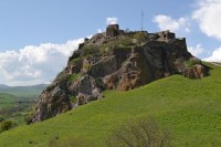 ქვეშის ციხემდე მისასვლელ გზაზე ქვაფენილი დაიგება