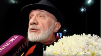 გოგა ხაინდრავა: გვირილები პრეზიდენტთან მიმაქვს, "ნაცმოძრაობისთვის" და "რუსთავი 2"-სთვის "ვენოკი" შევუკვეთე
