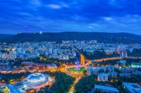 «echo»(აზერბაიჯანი): თბილისური თავისუფლება ზოგჯერ შოკში გაგდებს, როცა უყურებ, როგორ კოცნაობენ საჯაროდ ახალგაზრდები