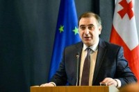 მიხეილ ჩხენკელი პირველკურსელ სტუდენტებს: გილოცავთ ერთიანი ეროვნული გამოცდების წარმატებით ჩაბარებას და თქვენი ცხოვრების ახალი, უაღრესად საინტერესო ეტაპის დაწყებას