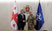 თავდაცვის მინისტრი ნატო-ს სახმელეთო სარდლობის მეთაურს, გენერალ-ლეიტენანტ როჯერ კლუტიეს შეხვდა