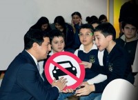 არჩილ თალაკვაძემ საგზაო მოძრაობის უსაფრთხოების თემაზე ცნობიერების ამაღლების მიზნით, შვილის სკოლაში მოსწავლეებს გაკვეთილი ჩაუტარა 