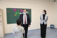 სასწავლო პროცესის განახლების პირველ დღეს მიხეილ ჩხენკელი თბილისის სხვადასხვა სკოლას ეწვია