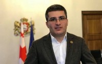 მამუკა მდინარაძე: სახელმწიფო ყველაფერს აკეთებს, რომ მაქსიმალურად შემჭიდროებულ ვადებში ემიგრანტების ოპტიმალური რაოდენობა ჩამოიყვანოს და  საკარანტინო პირობებში დააბინავოს