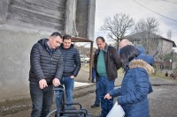 ლანჩუთის მერიამ და ორგანიზაციამ "ქალები მშვიდობისა და სიცოცხლისათვის" განსაკუთრებული საჭიროების მქონე პირებს ეტლები გადასცეს