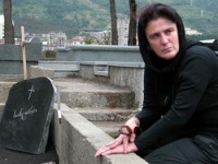 პარლამენტის ახლადარჩეული თავმჯდომარე ირინა ენუქიძისთვის სათანდო პატივის მიგების აუცილებლობაზე საუბრობს 