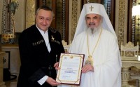რუმინეთის პატრიარქმა საქართველოს ელჩი ბუქარესტში საერო პირებისათვის რუმინეთის საპატრიარქოს უმაღლესი ორდენით დააჯილდოვა