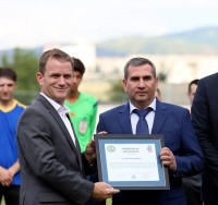 აშშ-ს ელჩის მოადგილემ სუს-ის წარმომადგენლებს მადლობის სიგელები გადასცა