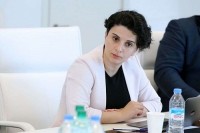 ნათია მეზვრიშვილი: ვრცელდება ცრუ ინფორმაცია, თითქოს არ არის საწოლების საკმარისი რაოდენობა, თითქოს ადამიანები არიან სახლებში, კოვიდ-სასტუმროებში და მათ არავინ მკურნალობს, ეს ტყუილია და ემსახურება პანიკის დათესვას