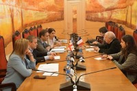 საფრანგეთის პარლამენტთან მეგობრობის ჯგუფის წევრები სენატორ პიერ-ივკოლომბას შეხვდნენ