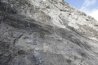 თბილისის მერია დედაქალაქის მასშტაბით ქვათა ცვენისგან დამცავ ბადეებს ამონტაჟებს