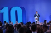 დიმიტრი ქუმსიშვილმა ფინანსთა სამინისტროს შემოსავლების სამსახურის თანამშრომლებს უწყების 10 წლის იუბილე მიულოცა