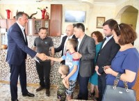 ზურაბ პატარაძემ შშმ სტატუსის მქონე მეომრები მონახულა